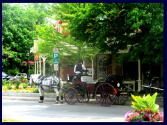 Niagara on the Lake - Horse carriage at Prince of Wales Hotel